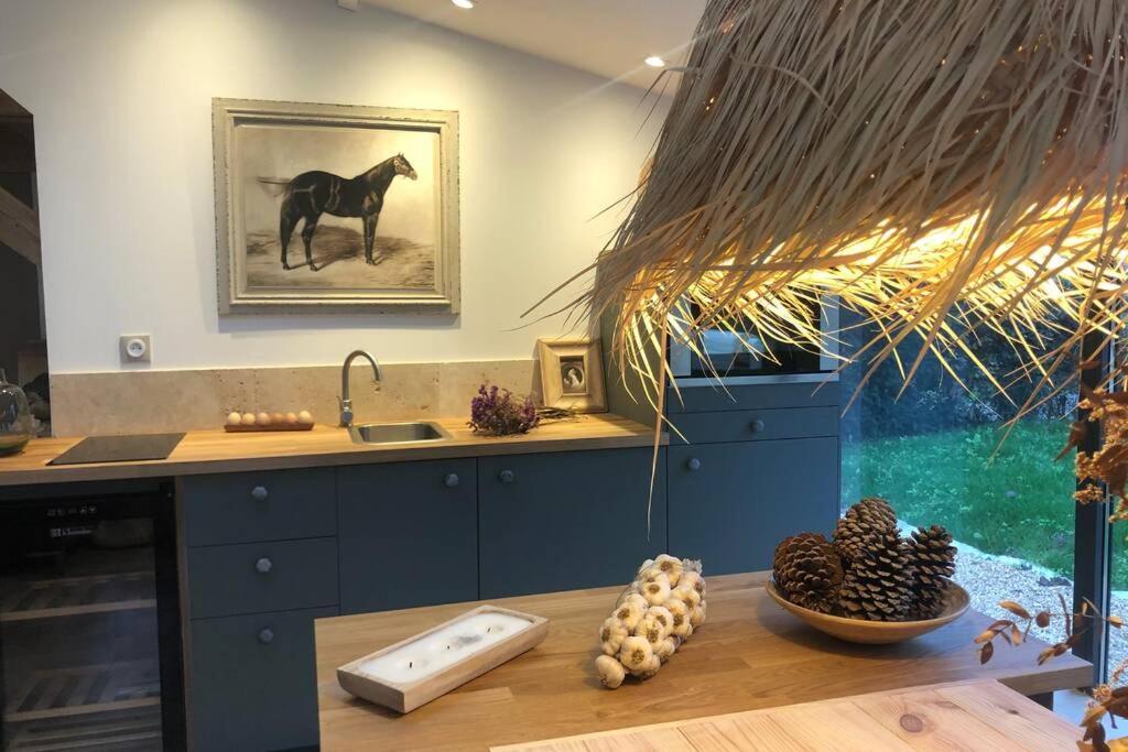 Cottage Normand Avec Sa Grande Piscine Chauffee Toute L Annee Sur Parc Arbore Et Clos En Plein Coeur De La Campagne Adapte Aux Kids Et Dog Friendly Saint-Antonin-de-Sommaire Zewnętrze zdjęcie